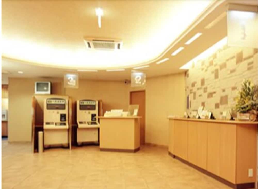 Washington R&B Hotel Kumagaya Ekimae Buitenkant foto
